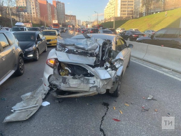 В центре Казани произошло массовое ДТП с участием более 10 машин (ВИДЕО) 