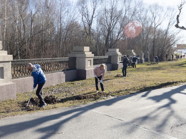 Как прошла генеральная уборка Казани: почти 60 тысяч казанцев, 1030 предприятий и 400 единиц техники