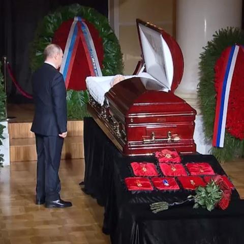 Владимир Путин простился с Владимиром Жириновским (ВИДЕО)