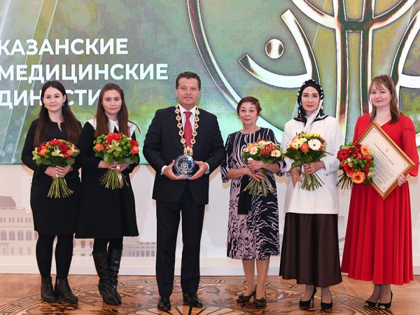 Более 100 лет на страже здоровья &ndash; в Казанской Ратуше в пятый раз чествовали врачебные династии