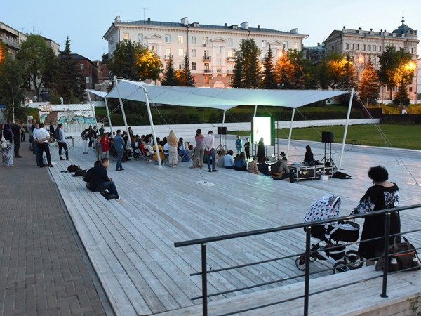 Фестиваль стрит-арта, кинопоказы под открытым небом и сансеты: в парках и скверах Казани стартовала летняя программа