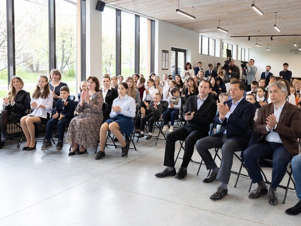 Мэр Казани наградил победителей городского конкурса «Лапа дружбы» Мэр Казани наградил победителей городского конкурса «Лапа дружбы»