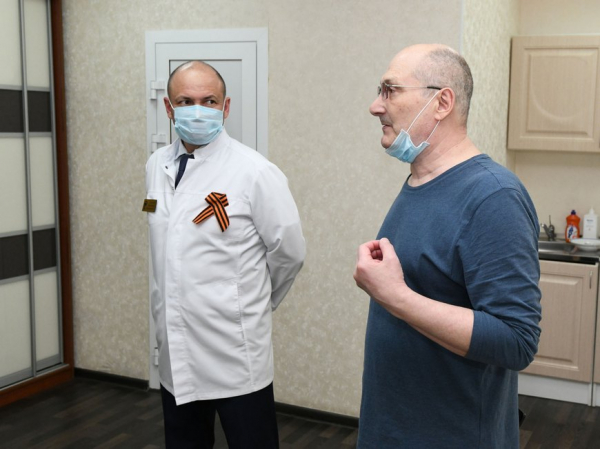 И.Метшин навестил в больнице труженика тыла Василия Кондрикова