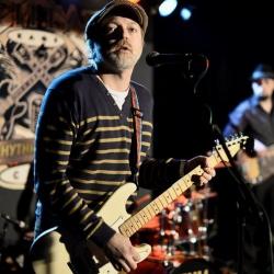 В Казани скончался лидер музыкальной группы «Листья травы» Владислав Листков В Казани скончался лидер музыкальной группы «Листья травы» Владислав Листков