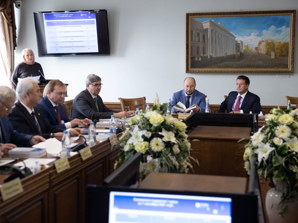 Ильсур Метшин провел заседание попечительского совета юрфака КФУ