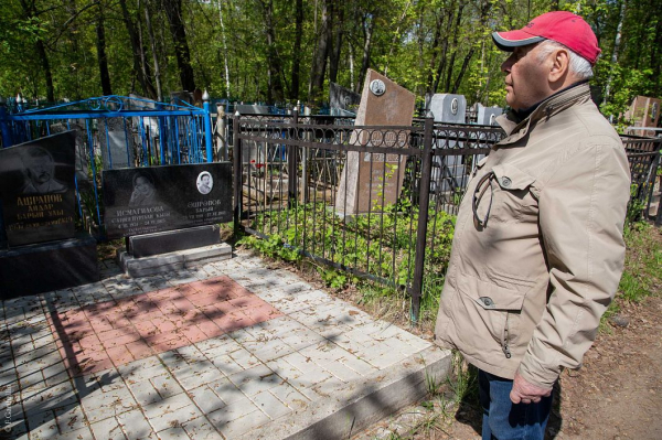 Камаловцы провели субботник на Ново-татарском кладбище (ФОТО)