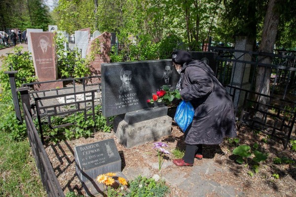 Камаловцы провели субботник на Ново-татарском кладбище (ФОТО)