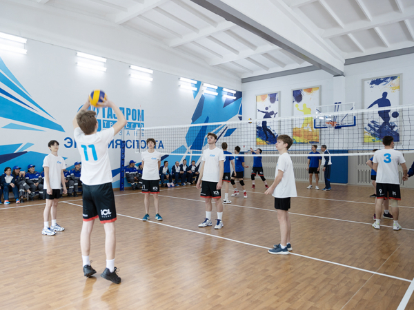 Ильсур Метшин принял участие в открытии отремонтированного спорткомплекса «Факел» Ильсур Метшин принял участие в открытии отремонтированного спорткомплекса «Факел»