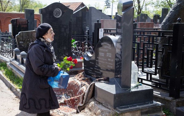 Камаловцы провели субботник на Ново-татарском кладбище (ФОТО)