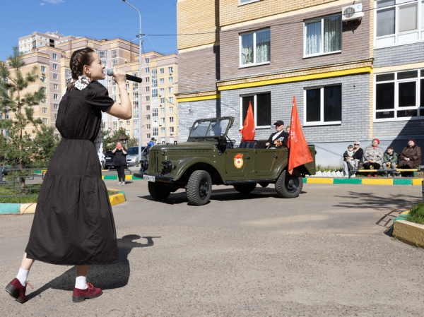 И.Метшин поздравил ветерана Великой Отечественной войны Петра Кильганова с наступающим Днем Победы