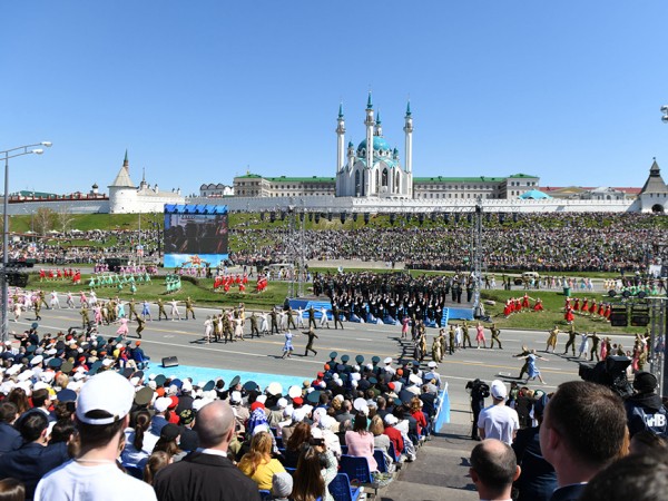 Р.Минниханов: &laquo;Несмотря на все тяготы и лишения, наш народ выстоял, и подвиги наших земляков никогда не сотрутся из памяти&raquo;