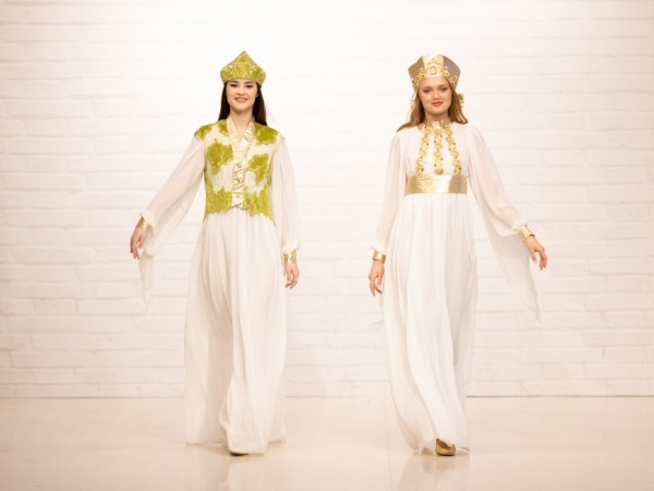 Сегодня казанцы могут бесплатно посетить показы Театра национальных костюмов в Казанском Кремле