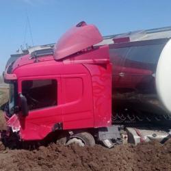 На трассе в РТ при столкновении иномарки с грузовиком погибли два человека