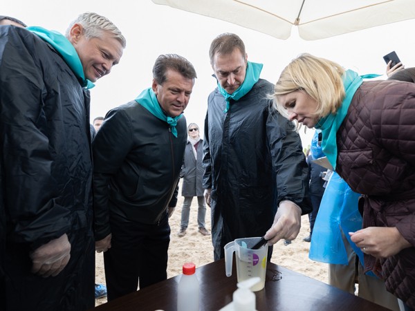 В Казани в День Волги в реку выпустили 3 тысячи мальков стерляди и взяли пробы воды