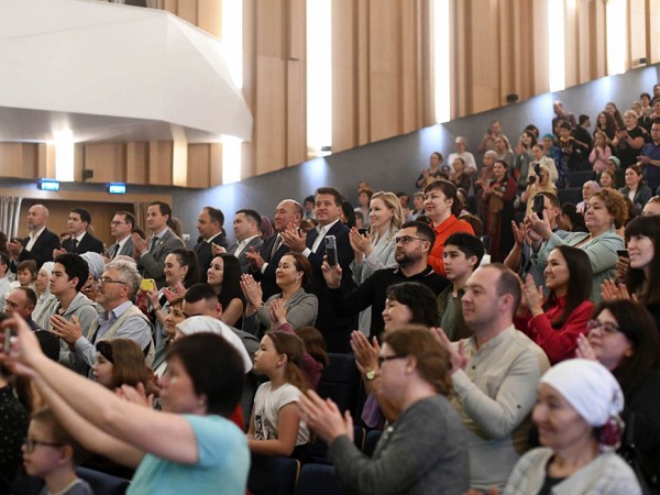 И.Метшин посетил премьеру первого спектакля детской театральной студии «Апуш» И.Метшин посетил премьеру первого спектакля детской театральной студии «Апуш»