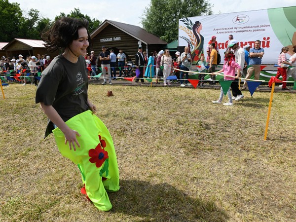 Сабантуй в Казани: железный батыр, национальные подворья и блюда из печи