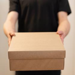 Казанец ворвался в квартиру с ножом под видом курьера и ограбил хозяев Казанец ворвался в квартиру с ножом под видом курьера и ограбил хозяев