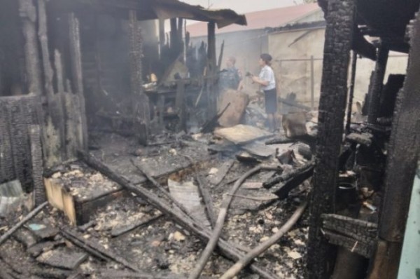 Девушка и парень пострадали во время пожара в Набережных Челнах