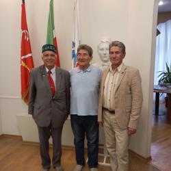 В Санкт-Петербурге состоялась встреча с писателем-сатириком Марселем Салимовым (ФОТО)