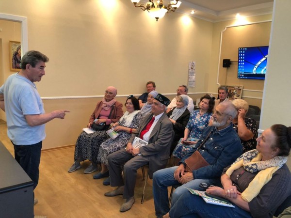 В Санкт-Петербурге состоялась встреча с писателем-сатириком Марселем Салимовым (ФОТО)