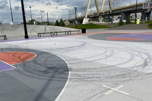 Повредивший стритбольную площадку в парке &laquo;Урам&raquo; Казани водитель задержан