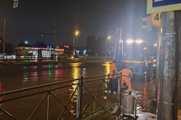 Из-за разгула стихии в Казани без воды остались 800 домов