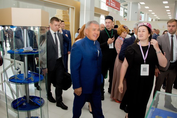 Создана специальная выставка к Всемирному конгрессу татар (ФОТО)