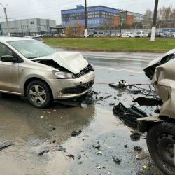 Четыре человека пострадали в массовом ДТП в промзоне Нижнекамска Четыре человека пострадали в массовом ДТП в промзоне Нижнекамска
