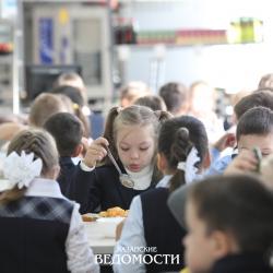 Бесплатное школьное питание по закону: чем будут кормить детей?