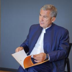 Минниханов запретил иноагентам выдвигаться на получение премии им.Тукая