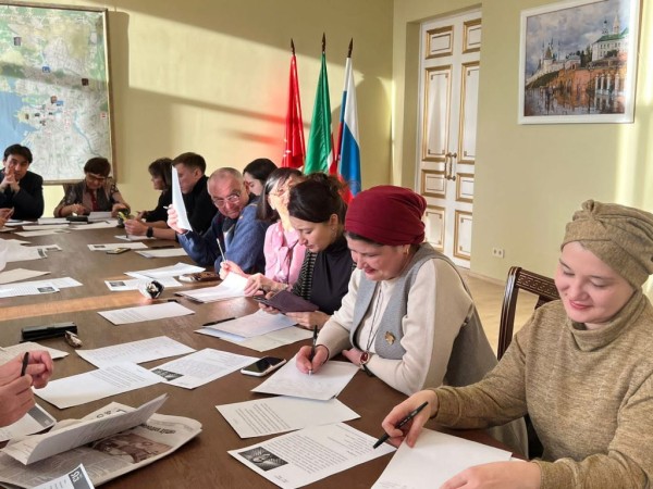 В Санкт-Петербурге прошла акция «Татарча диктант» В Санкт-Петербурге прошла акция «Татарча диктант»