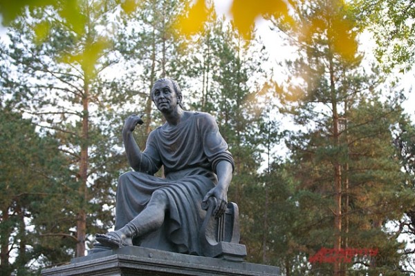 Дом химиков и арфа. Пять мест в Казани, связанных с русской историей