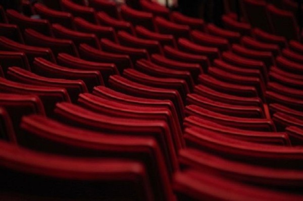 В Набережных Челнах у театра &laquo;Мастеровые&raquo; исчезла буква &laquo;Ё&raquo;