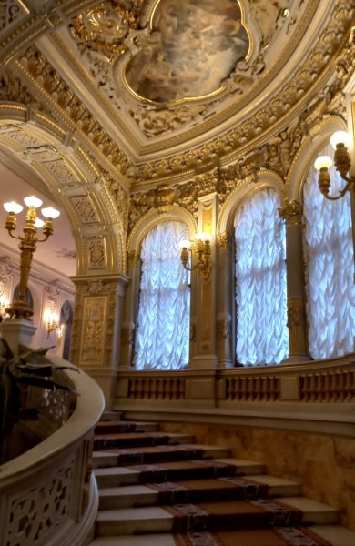 Татарская община Санкт-Петербурга посетила Владимирский дворец (ФОТО)