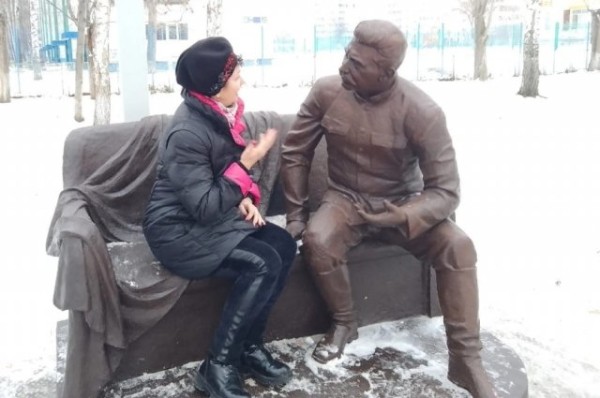 Вождь вернулся. В Набережных Челнах установили памятник Сталину