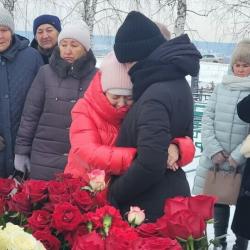 Певица Эльмира Сулейманова похоронена на кладбище села Малая Шильна Тукаевского района