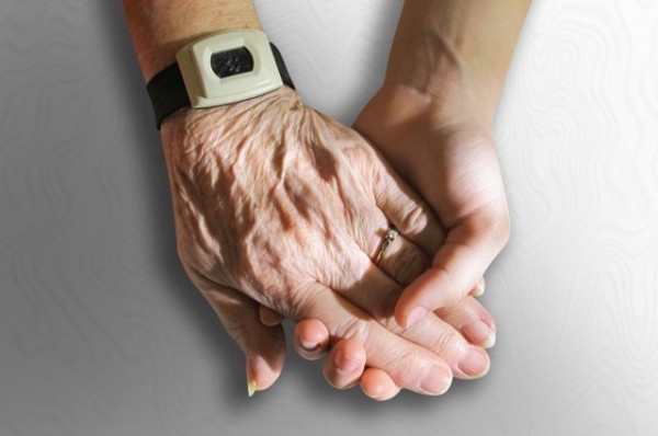 Соцработник в Челнах поставила на ноги лежачего больного