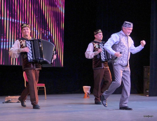 Государственный ансамбль фольклорной музыки РТ выступил в Ижевске (ФОТО) Государственный ансамбль фольклорной музыки РТ выступил в Ижевске (ФОТО)