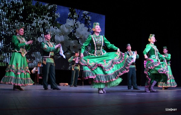 Государственный ансамбль фольклорной музыки РТ выступил в Ижевске (ФОТО) Государственный ансамбль фольклорной музыки РТ выступил в Ижевске (ФОТО)