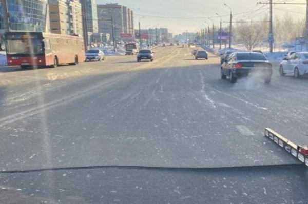 Внимание, трещина: в Казани на улице Фучика просел грунт