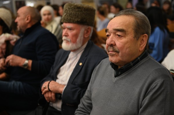 В Тинчуринском театре состоялась презентация книги, посвященной Наки Исанбету (ФОТО)