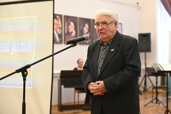 В Тинчуринском театре состоялась презентация книги, посвященной Наки Исанбету (ФОТО)