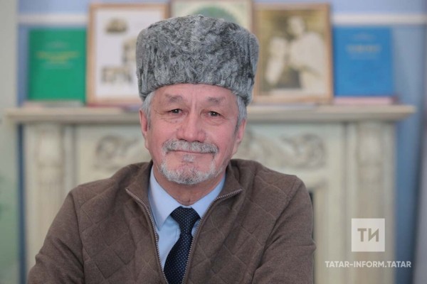 Народный артист РТ Айдар Файзрахманов представил книгу о своем творческом пути Народный артист РТ Айдар Файзрахманов представил книгу о своем творческом пути