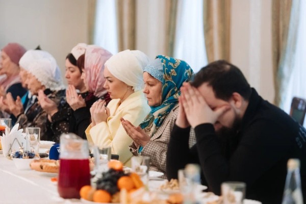 В мечети Марджани почтили память Рамиля Курамшина (ФОТО)