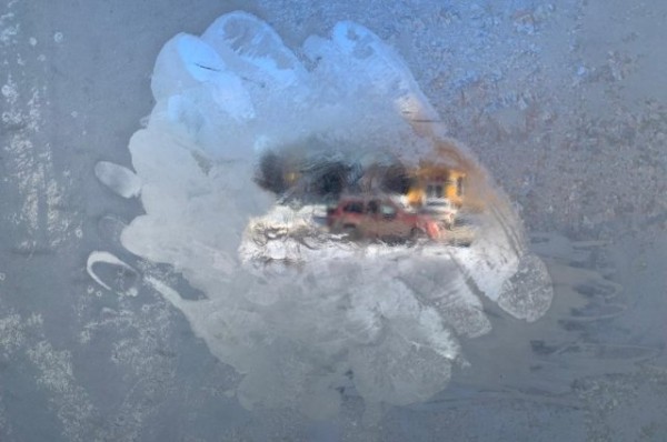 В Набережных Челнах пассажиры автобусов жалуются на заледенелые окна