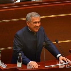 Госсовет Татарстана принял поправки, по которым президент станет &laquo;Главой &mdash; Раисом&raquo; раньше планируемого срока