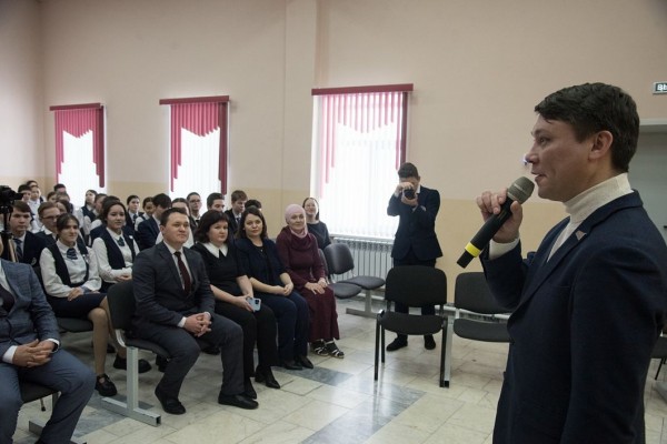 В Балтасинской гимназии состоялась творческая встреча с камаловцами (ФОТО)