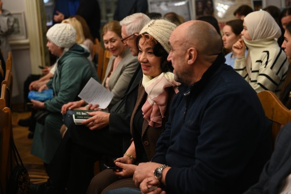 В Тинчуринском театре состоялась презентация книги, посвященной Наки Исанбету (ФОТО)