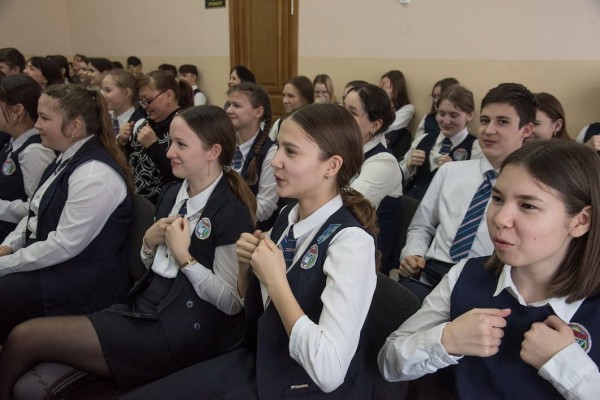 В Балтасинской гимназии состоялась творческая встреча с камаловцами (ФОТО)