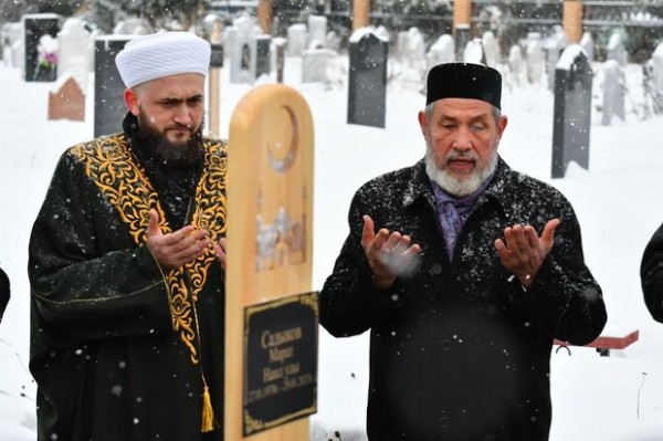 Министра здравоохранения Татарстана Марата Садыкова похоронили на кладбище в казанском поселке Мирный